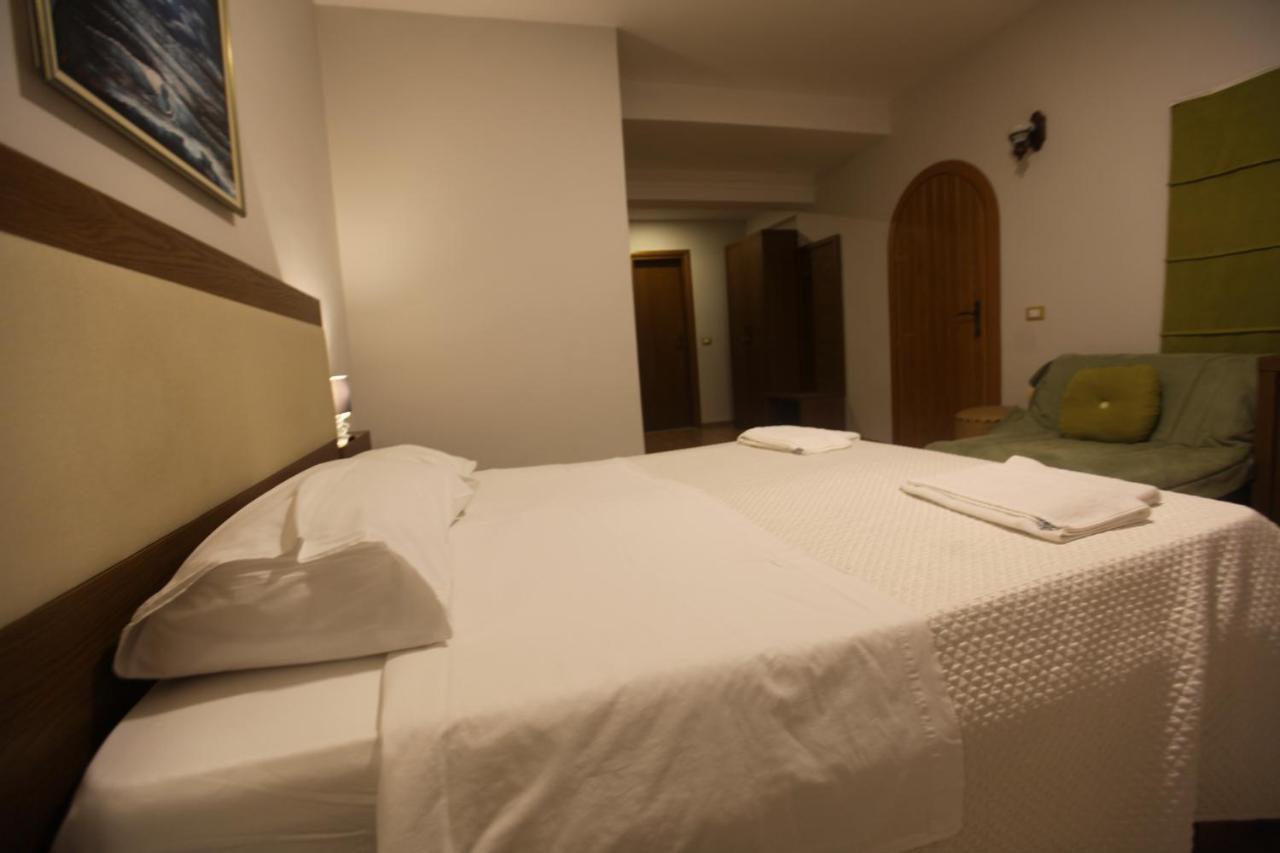 Hotel Sofo Dukat Dış mekan fotoğraf