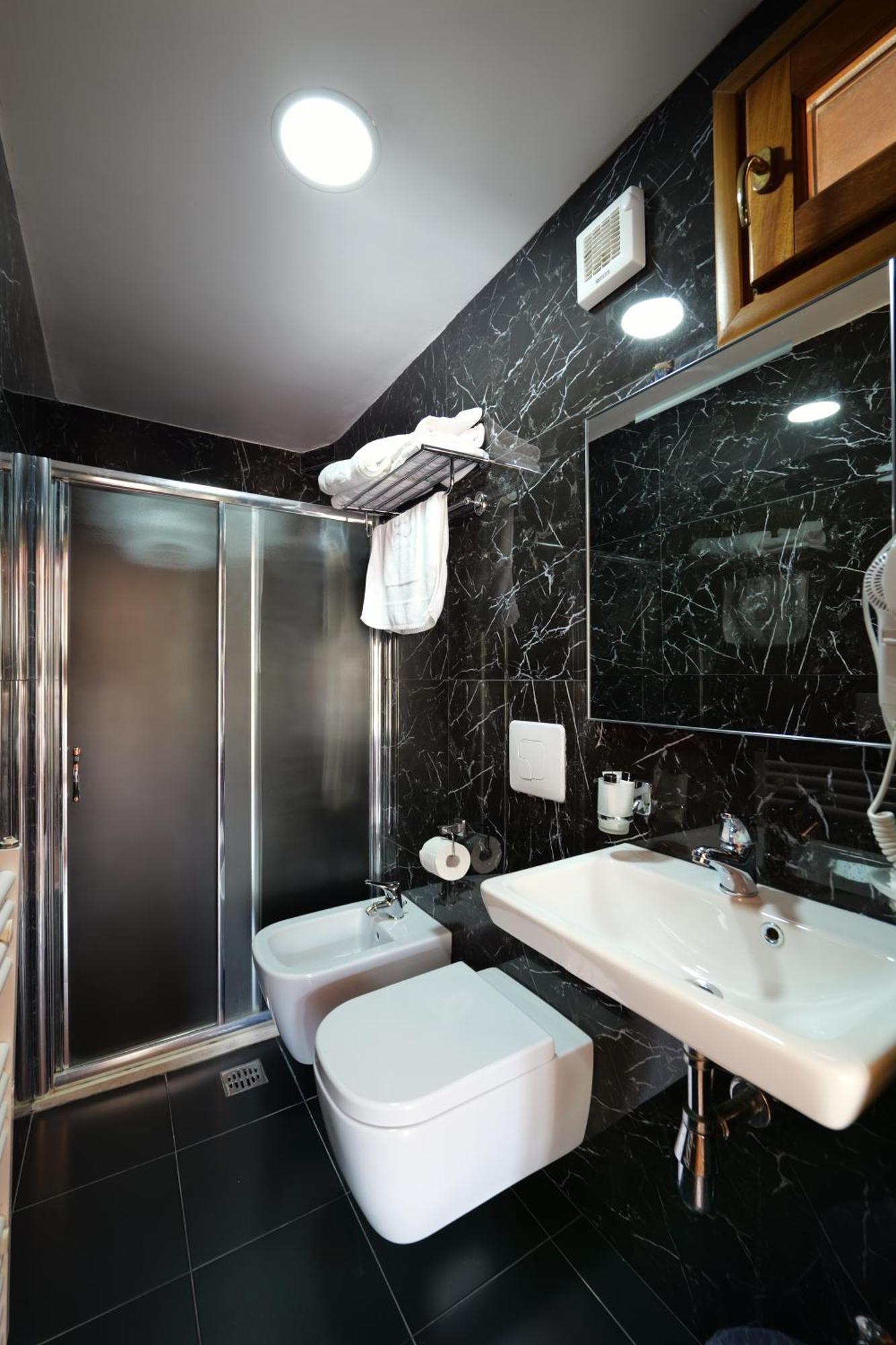Hotel Sofo Dukat Dış mekan fotoğraf